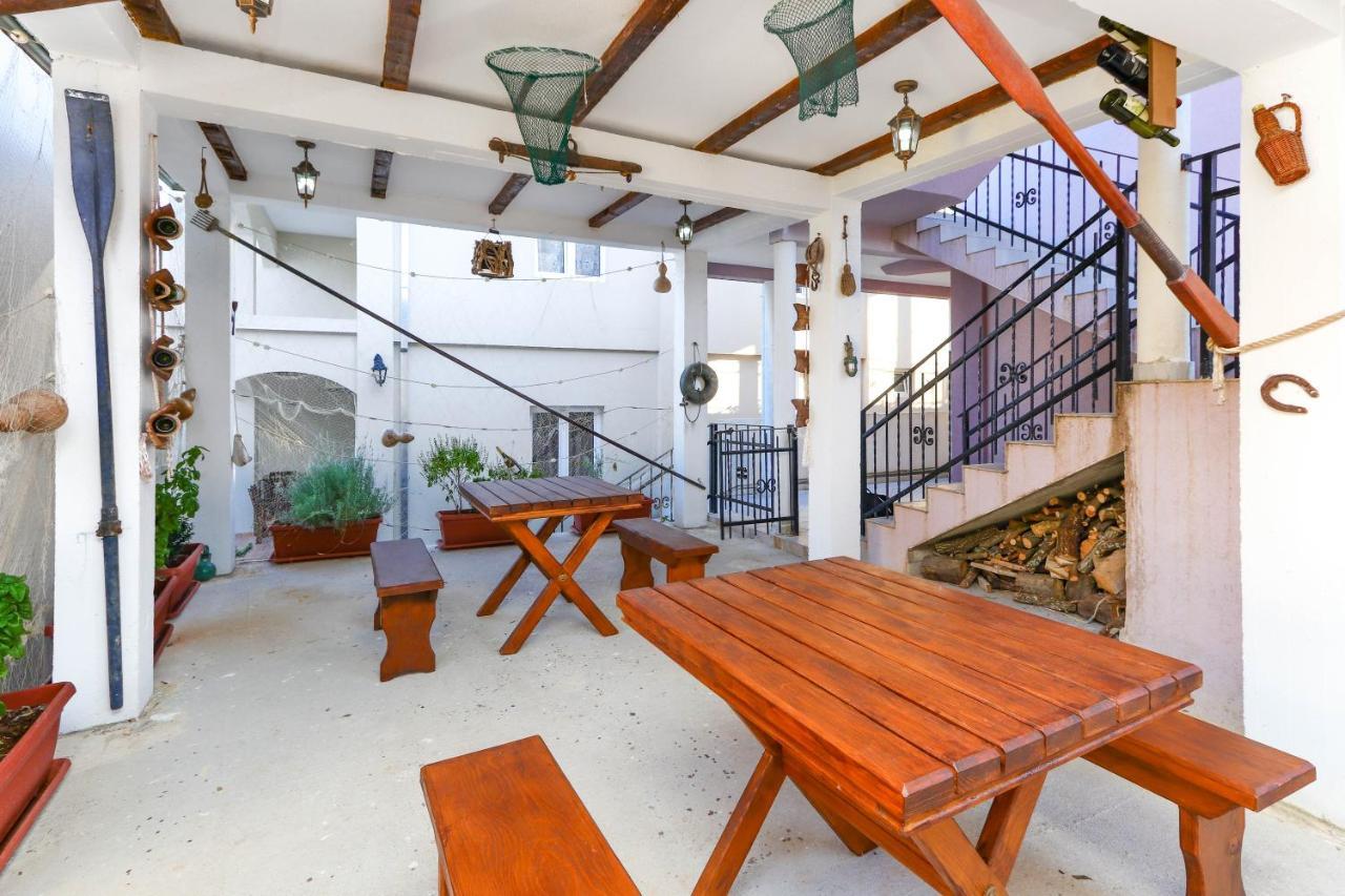 Apartments Bella Di Boka Tivat Exterior foto