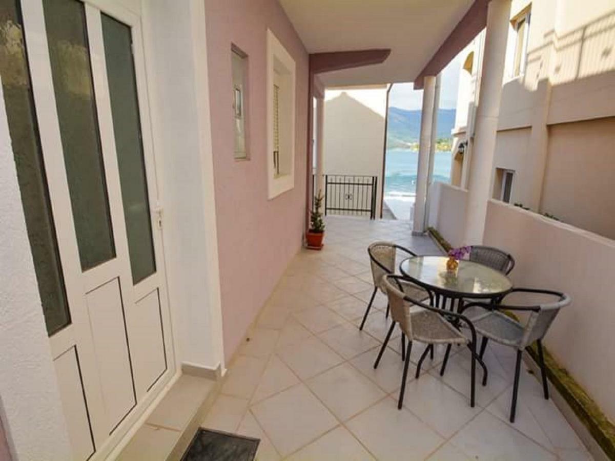 Apartments Bella Di Boka Tivat Exterior foto